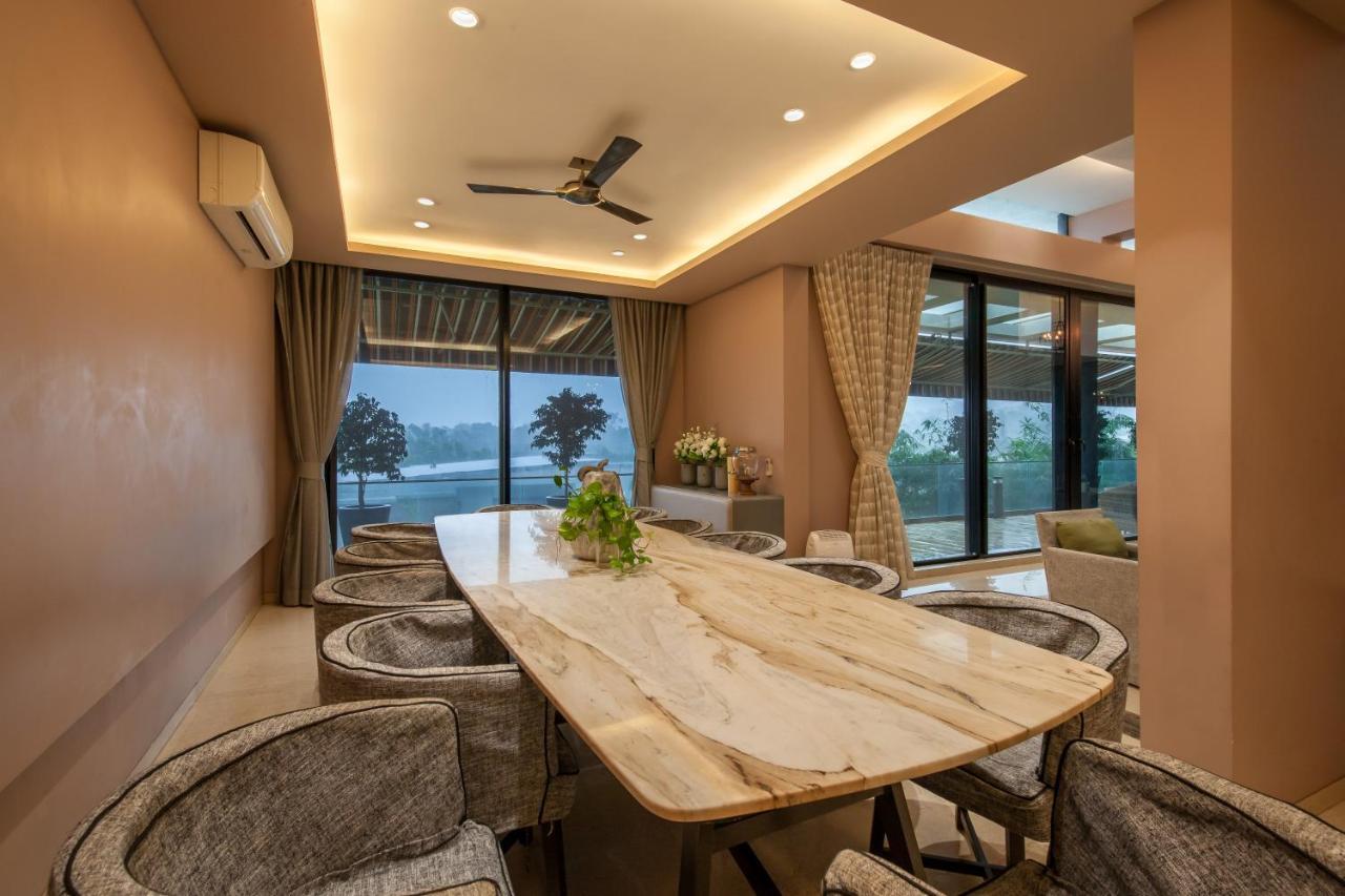 Villa 41 By Stayvista - A Chic Retreat With A Pool, Poker Table, And A Theater Room Lonavla Exterior foto