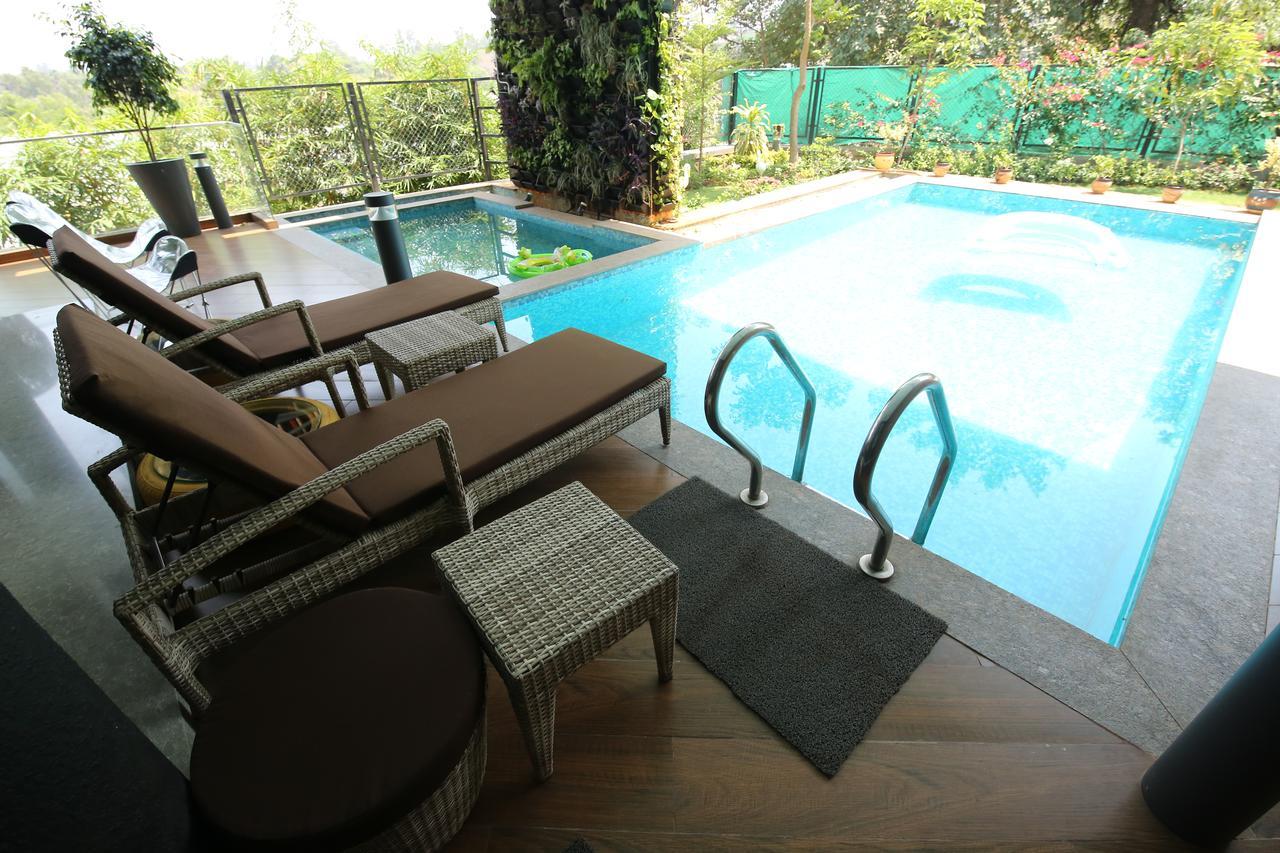 Villa 41 By Stayvista - A Chic Retreat With A Pool, Poker Table, And A Theater Room Lonavla Exterior foto